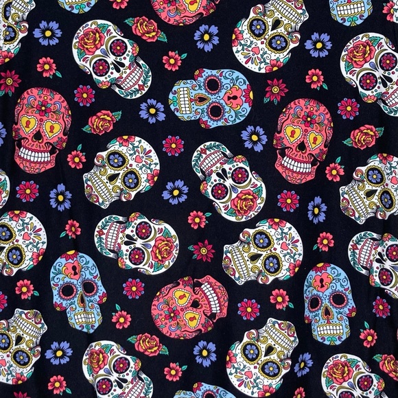 No Boundaries L (11-13) Sugar Skull Buttersoft V-Neck T-shirt Short Sleeve NO BO - Picture 2 of 3